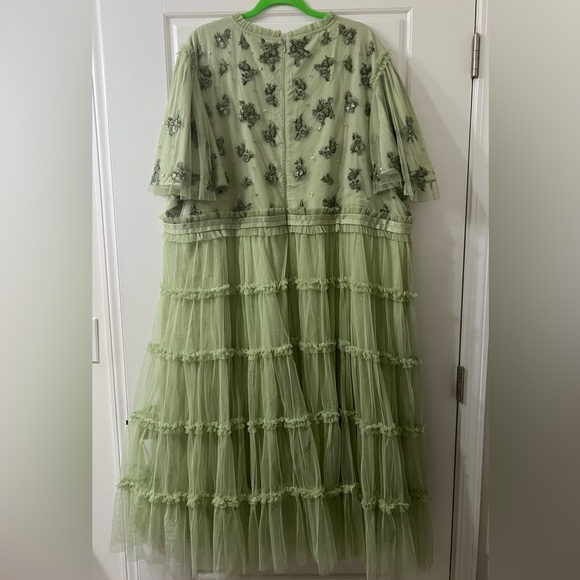 Ivy City Co Anastasia Dress in Sage - Picture 3 of 8